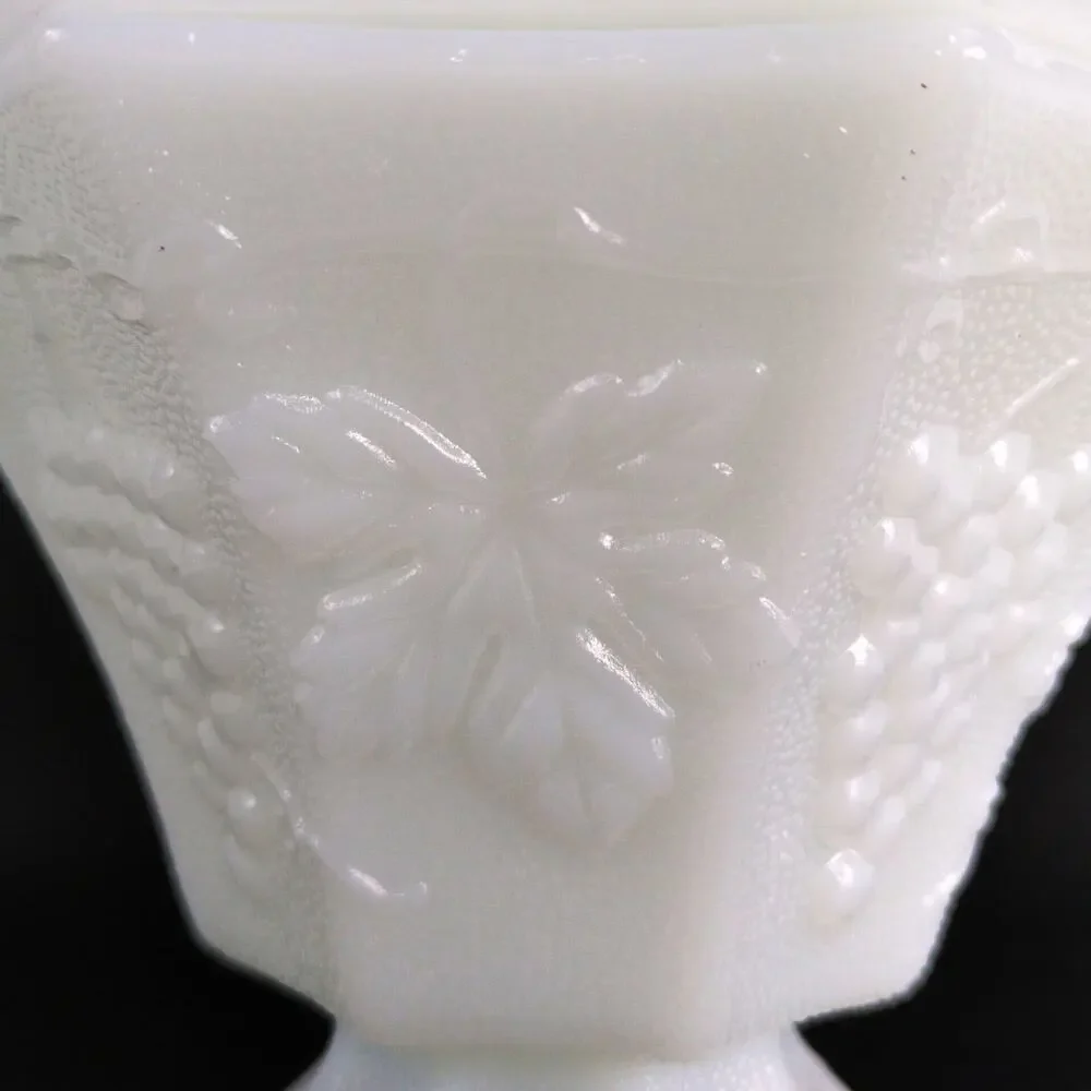 Vtg Anchor Hocking Grapes & Leaves Milk Glass Pedestal Candy Dish & Lid Stippled